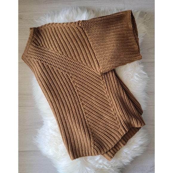 O'Neill Sweater - Picture 2 of 2